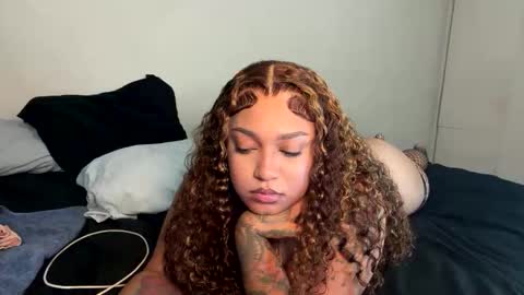 Snapshot of wetcreamerr chatting on 05-20-26, 04:24 SheSquirts online show from 05-20-26, 04:24