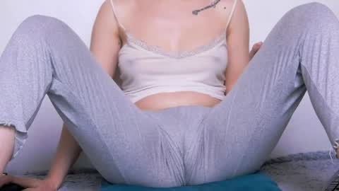 Beatrice Moan from LovenseWet from Tip MenuOpen for Private online show from 04-23-26, 05:08