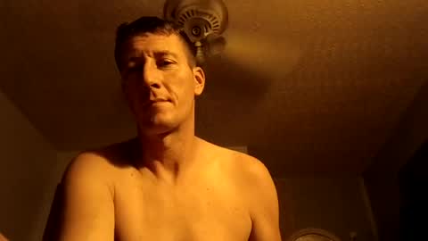 Snapshot of wetduck77777 chatting on 06-18-26, 06:35 wetduck77777 online show from 06-18-26, 06:35