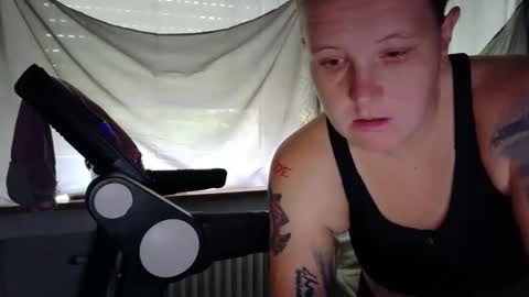 Snapshot of wetgerman2 chatting on 09-23-25, 09:56 Wetgerman online show from 09-23-25, 09:56
