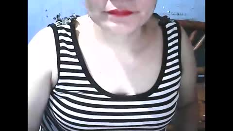 Snapshot of wethornypussy4u chatting on 11-06-25, 07:31 wethornypussy4u online show from 11-06-25, 07:31