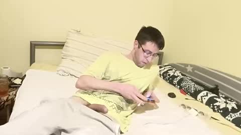 Snapshot of whatwouldyouliketosee chatting on 12-15-24, 11:42 stoffy online show from 12-15-24, 11:42