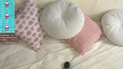 Snapshot of whisper_of_love chatting on 12-23-24, 05:17 Naomi online show from 12-23-24, 05:17