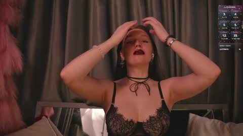 Zozo online show from 04-24-26, 03:58