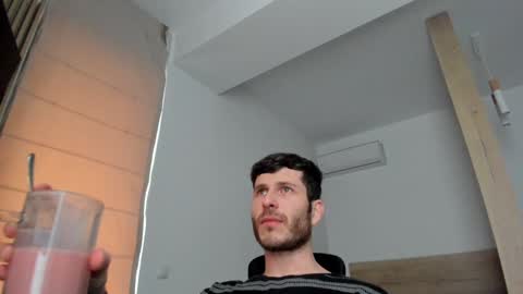 Michael online show from 02-08-25, 01:01