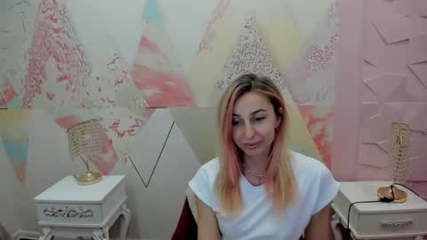 Snapshot of white__angel_ chatting on 03-31-26, 08:04 white__angel_ online show from 03-31-26, 08:04