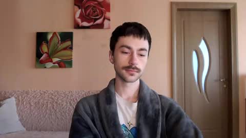 Tom online show from 05-06-26, 01:05