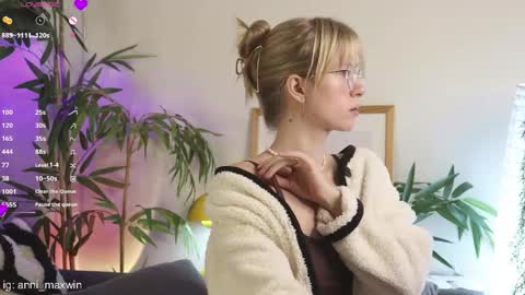 Anita online show from 02-20-25, 02:40