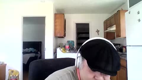 Snapshot of whiteboyguidx chatting on 12-19-25, 04:03 Tony Floyd online show from 12-19-25, 04:03