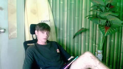 Snapshot of whiteboyinasia chatting on 09-10-25, 11:10 Christian online show from 09-10-25, 11:10