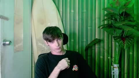 Snapshot of whiteboyinasia chatting on 09-12-25, 11:10 Christian online show from 09-12-25, 11:10