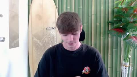 Snapshot of whiteboyinasia chatting on 09-18-25, 06:04 Christian online show from 09-18-25, 06:04