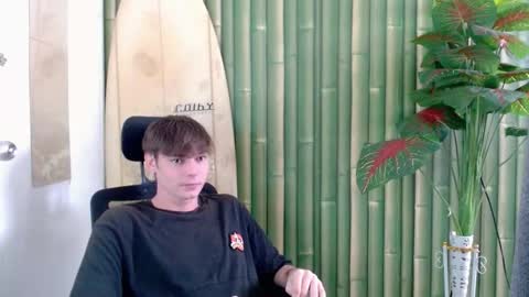 Snapshot of whiteboyinasia chatting on 09-19-25, 04:58 Christian online show from 09-19-25, 04:58