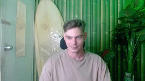 Snapshot of whiteboyinasia chatting on 11-09-25, 10:57 Christian online show from 11-09-25, 10:57