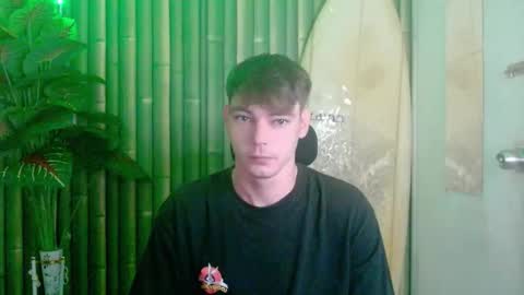 Snapshot of whiteboyinasia chatting on 11-23-25, 03:39 Christian online show from 11-23-25, 03:39