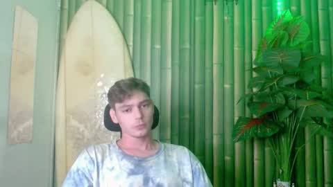 Snapshot of whiteboyinasia chatting on 11-29-25, 02:09 Christian online show from 11-29-25, 02:09