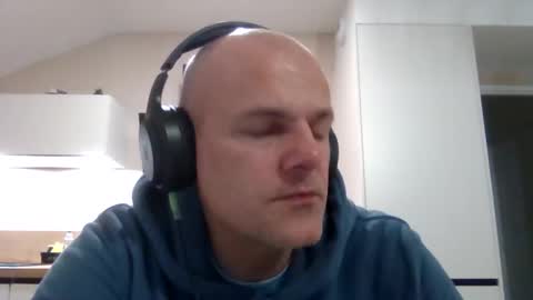 Snapshot of whiteeaglesrb chatting on 01-06-26, 04:21 whiteeaglesrb online show from 01-06-26, 04:21