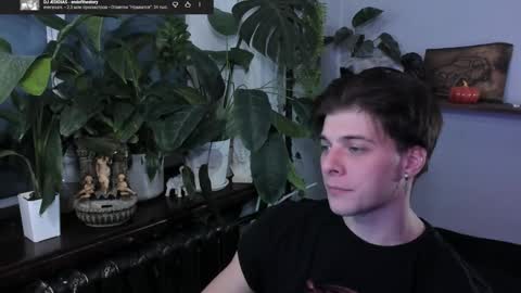 Gus online show from 11-18-25, 07:18