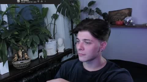 Gus online show from 11-24-25, 09:03