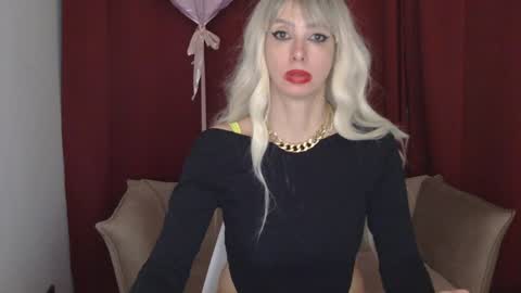 White Queen online show from 02-03-25, 08:35