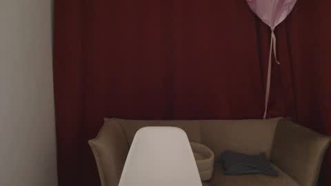 White Queen online show from 03-03-25, 05:39