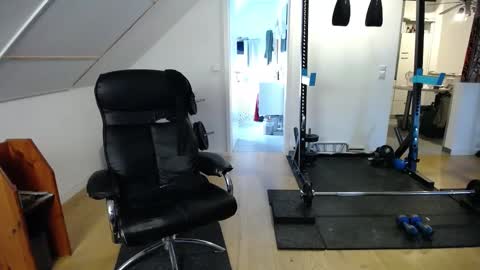 whiterabbit_86 online show from 12-13-24, 02:38