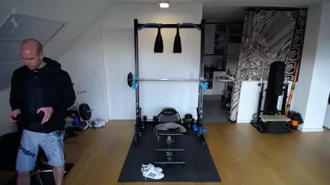 whiterabbit_86 online show from 12-04-25, 11:41