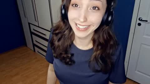 Cindy online show from 04-24-26, 03:47