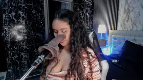 Snapshot of whitneybrown_ chatting on 09-13-25, 09:58 Whitney online show from 09-13-25, 09:58