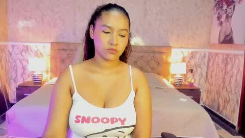 Snapshot of whitneybrown_ chatting on 11-21-25, 04:33 Whitney online show from 11-21-25, 04:33