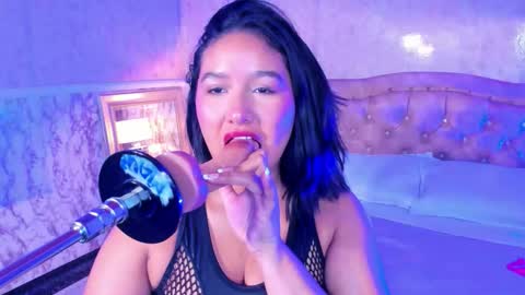 Snapshot of whitneybrown_ chatting on 03-27-26, 05:12 Whitney online show from 03-27-26, 05:12