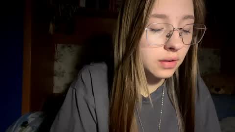 Vicky online show from 04-08-26, 09:37