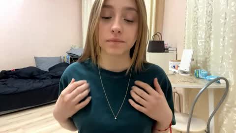 Vicky online show from 04-15-26, 07:32