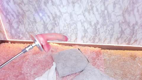 Snapshot of whitneyyfox chatting on 02-25-25, 01:41 whitneyyfox online show from 02-25-25, 01:41