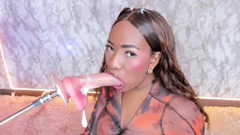 Snapshot of whitneyyfox chatting on 02-28-25, 12:32 whitneyyfox online show from 02-28-25, 12:32