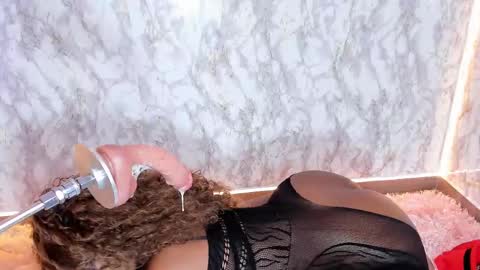 Snapshot of whitneyyfox chatting on 03-08-25, 10:11 whitneyyfox online show from 03-08-25, 10:11