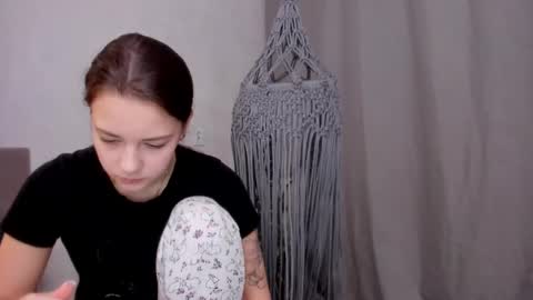 Veronica online show from 03-05-25, 06:23