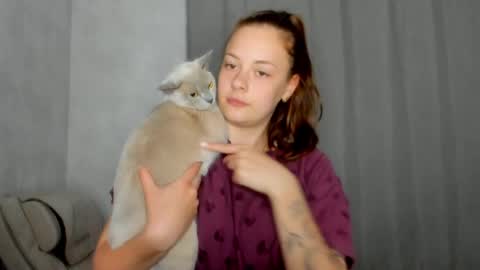 Veronica online show from 04-22-26, 07:37