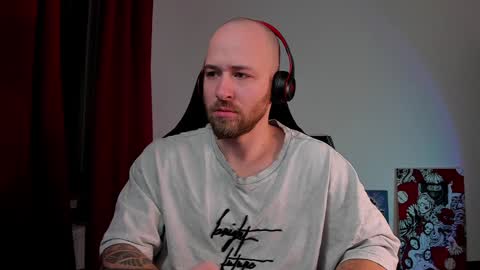 Snapshot of why_you_so_serious chatting on 12-09-24, 03:00 VI online show from 12-09-24, 03:00