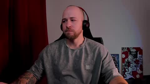 Snapshot of why_you_so_serious chatting on 12-11-24, 02:44 VI online show from 12-11-24, 02:44