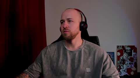 Snapshot of why_you_so_serious chatting on 12-11-24, 05:48 VI online show from 12-11-24, 05:48