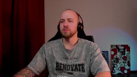 Snapshot of why_you_so_serious chatting on 12-20-24, 07:07 VI online show from 12-20-24, 07:07