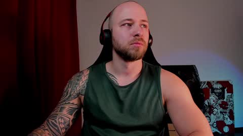 Snapshot of why_you_so_serious chatting on 12-24-24, 07:11 VI online show from 12-24-24, 07:11