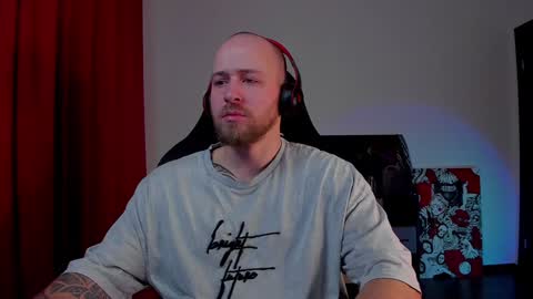 Snapshot of why_you_so_serious chatting on 12-27-24, 07:03 VI online show from 12-27-24, 07:03