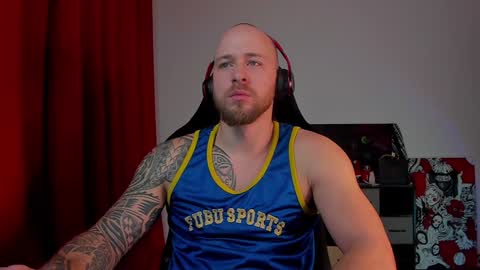 Snapshot of why_you_so_serious chatting on 01-14-25, 06:17 VI online show from 01-14-25, 06:17