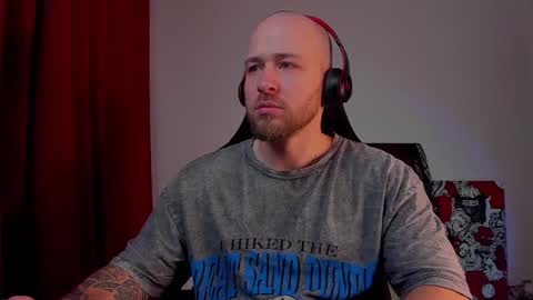 Snapshot of why_you_so_serious chatting on 01-17-25, 04:26 VI online show from 01-17-25, 04:26