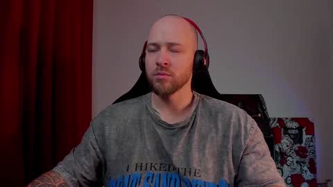 Snapshot of why_you_so_serious chatting on 01-18-25, 04:21 VI online show from 01-18-25, 04:21