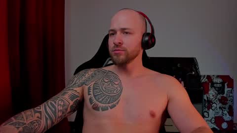 Snapshot of why_you_so_serious chatting on 01-19-25, 09:34 VI online show from 01-19-25, 09:34