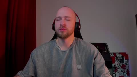 Snapshot of why_you_so_serious chatting on 01-20-25, 04:45 VI online show from 01-20-25, 04:45