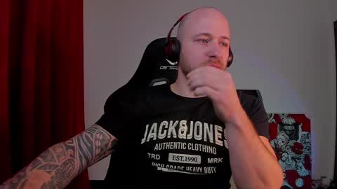 Snapshot of why_you_so_serious chatting on 01-23-25, 06:56 VI online show from 01-23-25, 06:56